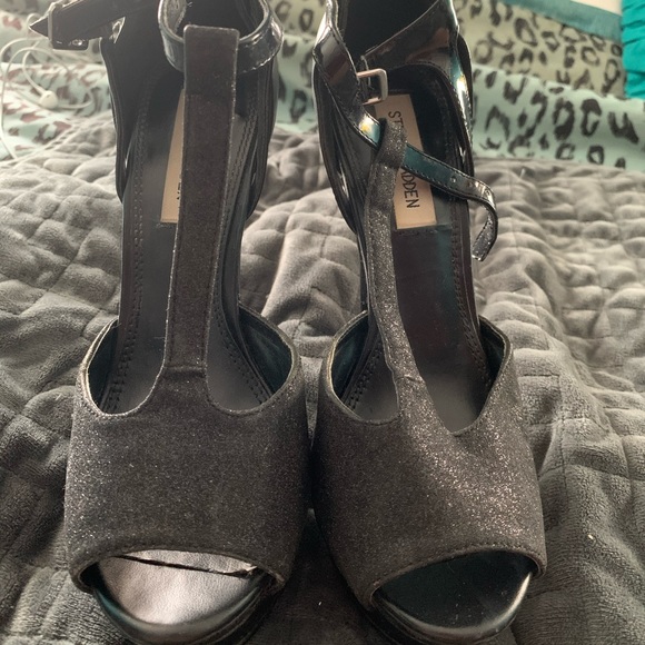 Black Steve Madden Heels - Picture 5 of 7